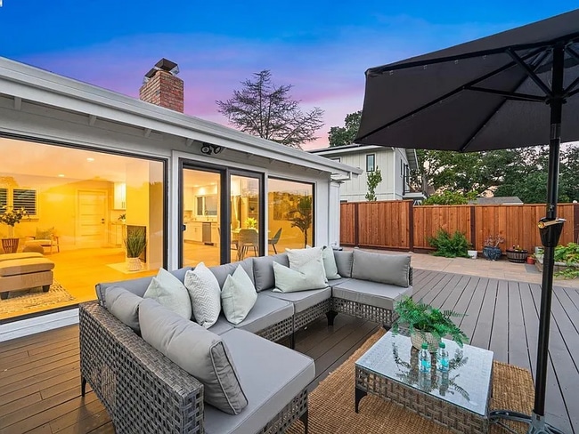 Building Photo - 627 E Angela St