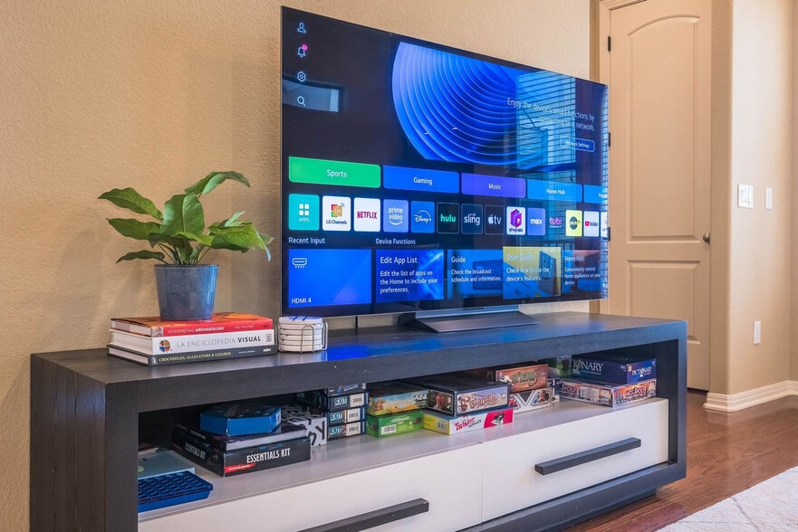 Building Photo - 1115 Kinney Ave