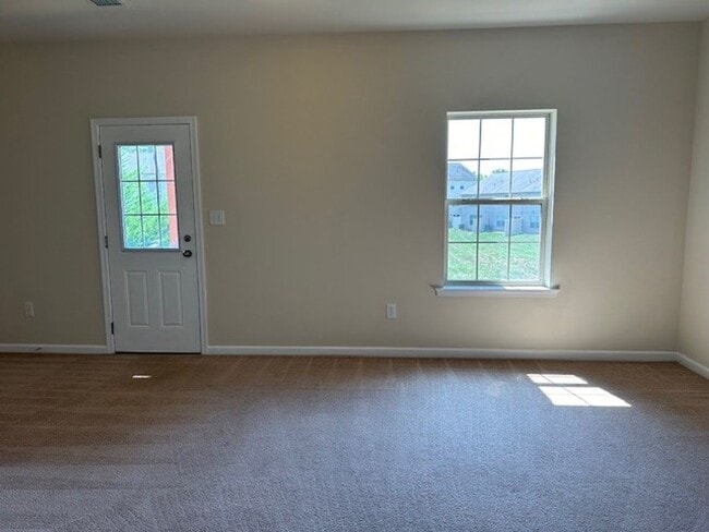 Building Photo - 6443 Creekbend Dr