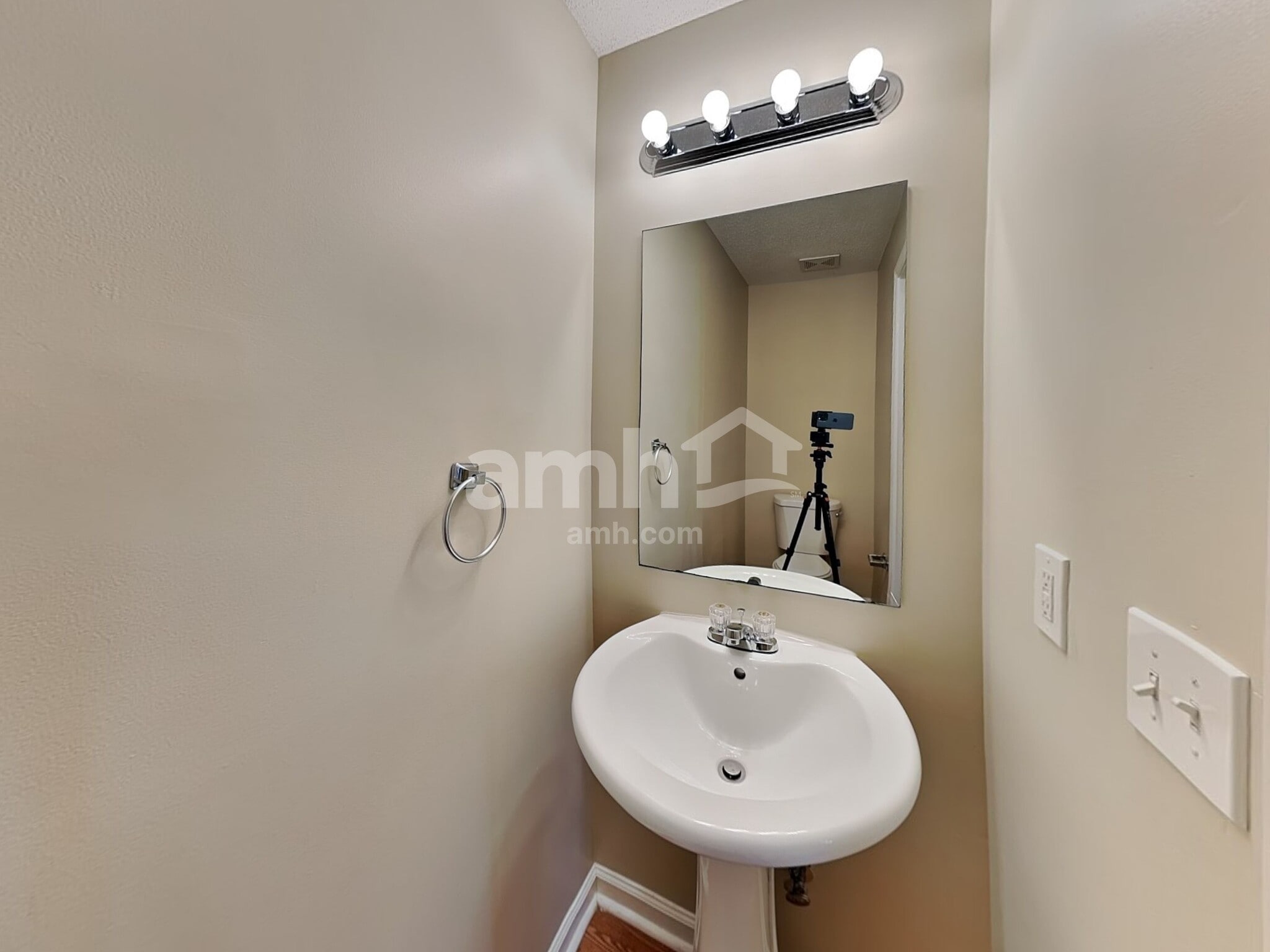 Building Photo - 117 Bainbridge Ct