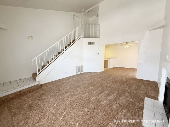 Building Photo - 2840 Lone Cliff Dr