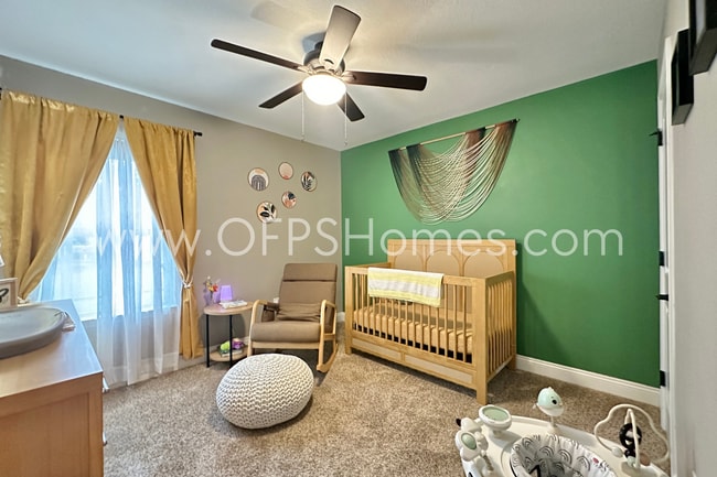 Building Photo - AVAILABLE IN MILTON!!