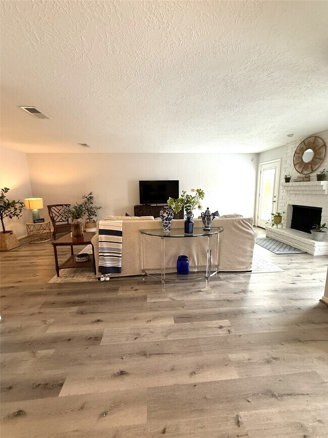 Building Photo - 14331 Still Meadow Dr