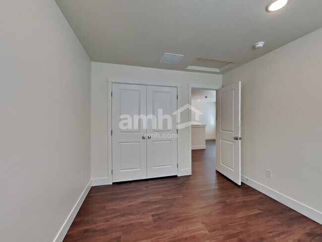 Building Photo - 1421 Alderleaf Ave