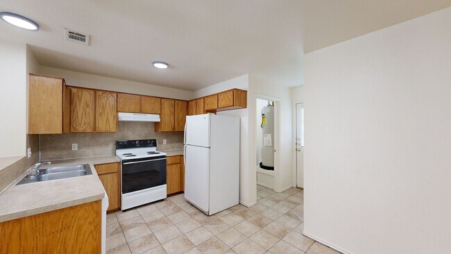 Building Photo - FREE DECEMBER RENT!!!