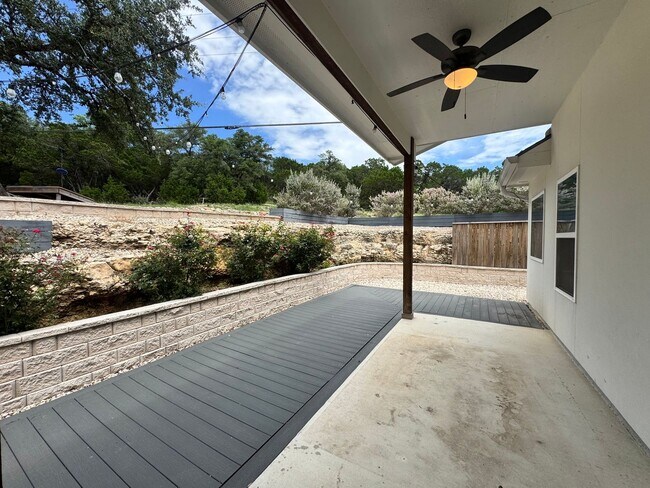 Building Photo - For Rent – 100 Brooklyn Dr, Canyon Lake, T...