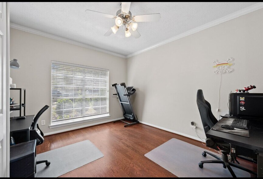 Building Photo - 17310 Scotts Bluff Ct