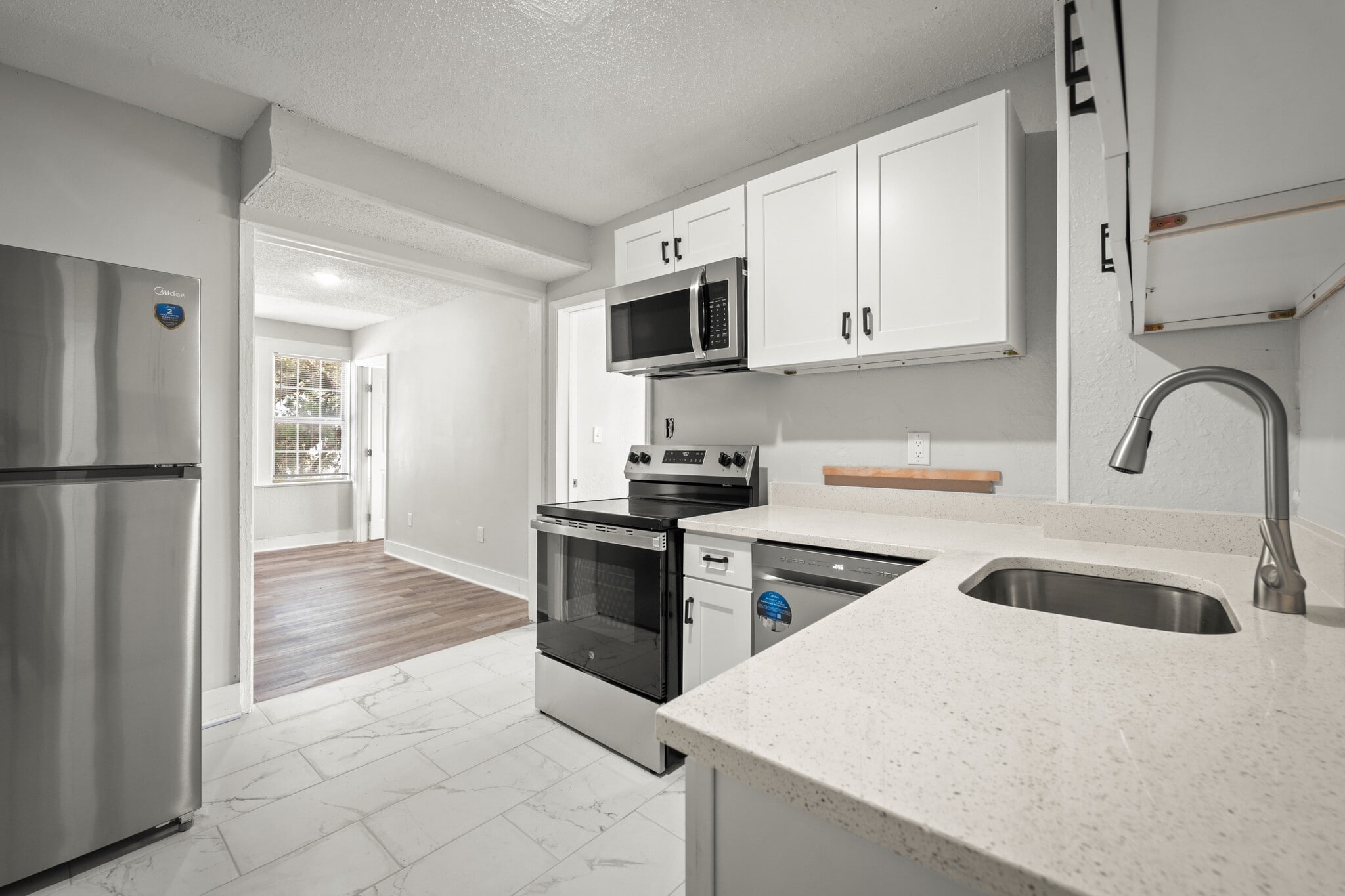 Building Photo - 3524 Boulevard