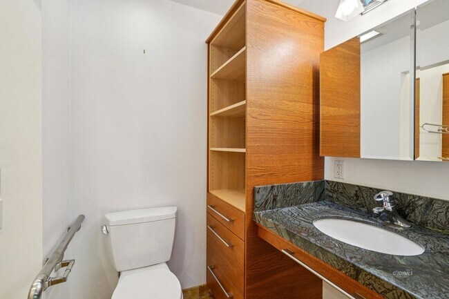 Building Photo - 54025 Strawberry Valley Dr