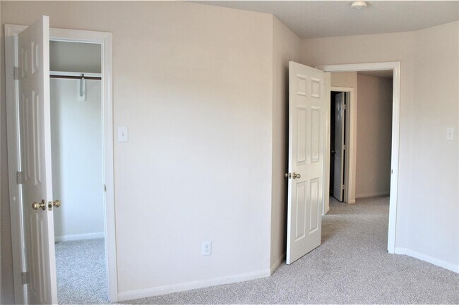 Building Photo - 71 N Brooksedge Cir