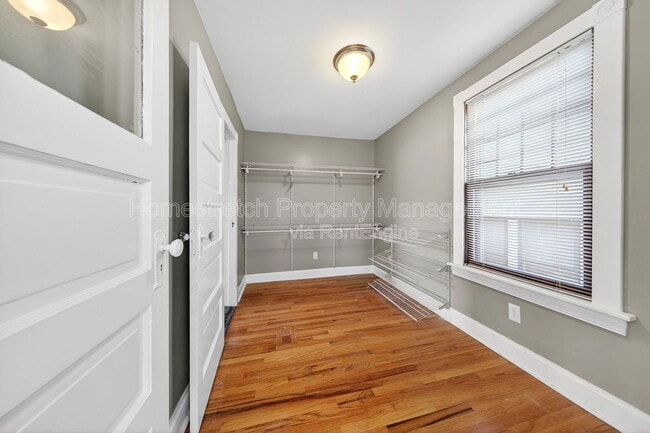 Building Photo - 2424 Oakland Ave