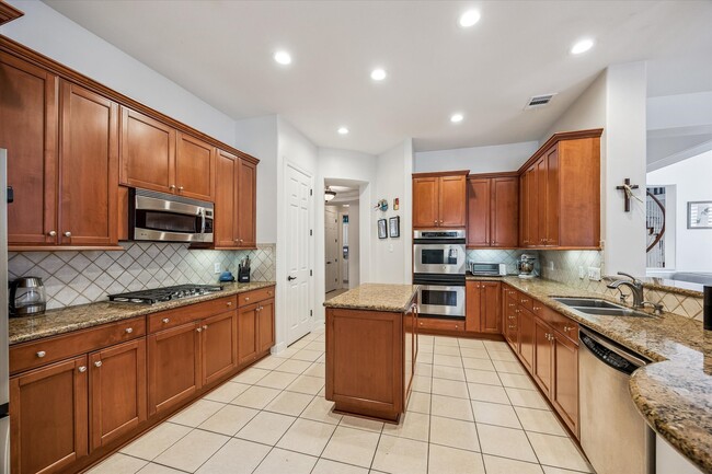 Building Photo - 3047 Bonnebridge Way Blvd