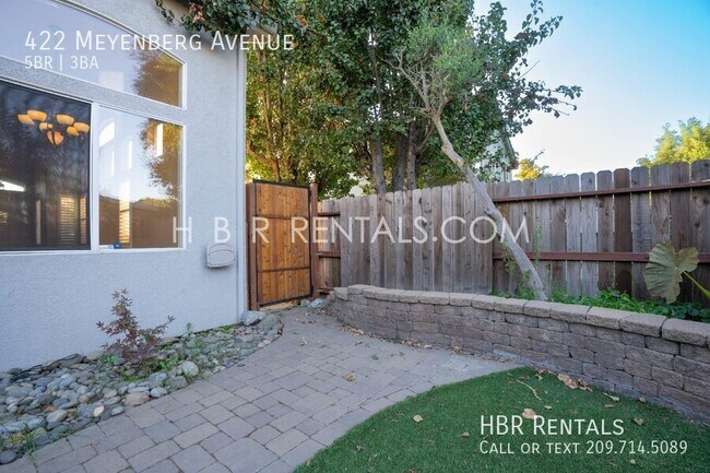 Building Photo - 422 Meyenberg Ave
