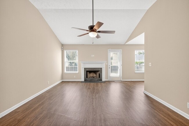 Building Photo - 851 Kanatak Ln