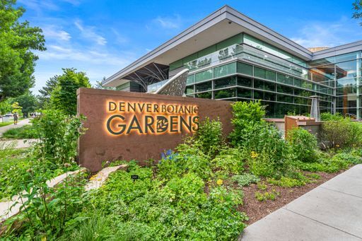 Building Photo - Walk to Cheeseman from this Large 1 Bed 1 ...