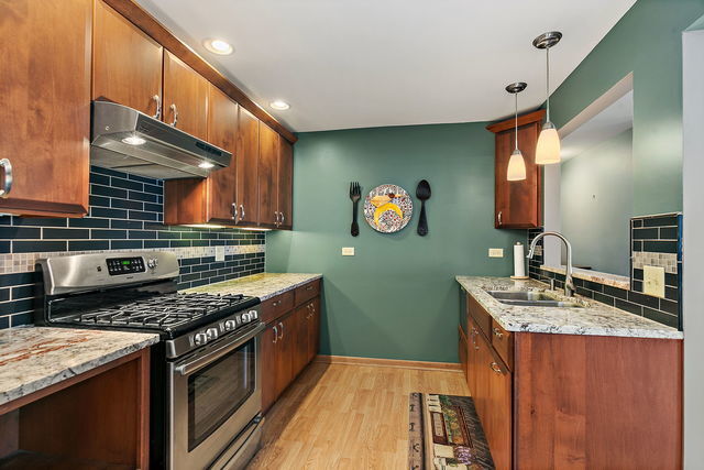 Building Photo - 1871 Fox Run Dr