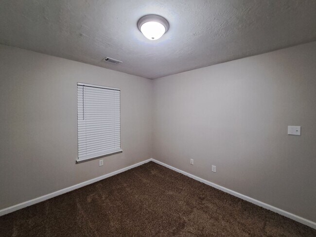 Building Photo - 7607 Pleasantville Way