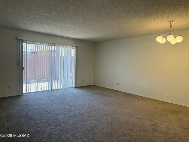 Building Photo - 964 S Pantano Rd