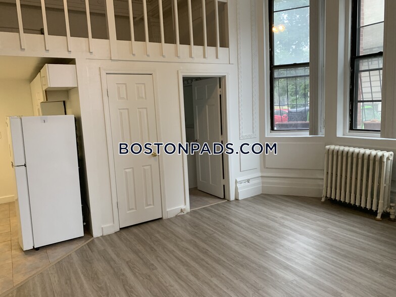 Building Photo - 91 Westland Ave