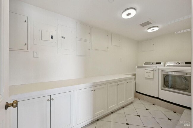 Building Photo - 276 Beach Rd