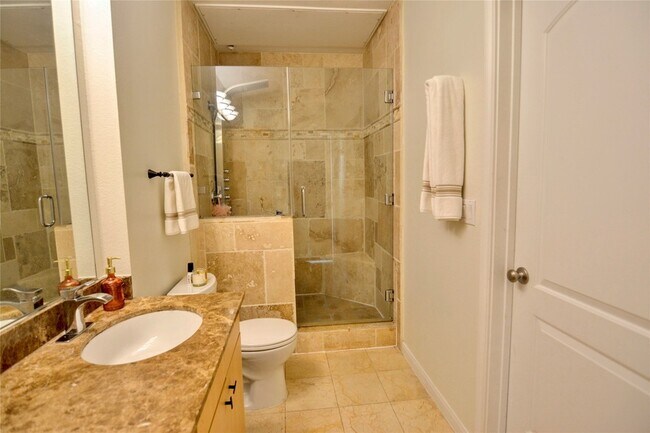 Building Photo - 3225 Turtle Creek Blvd Blvd