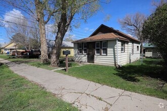 Building Photo - Cozy One Bedroom House