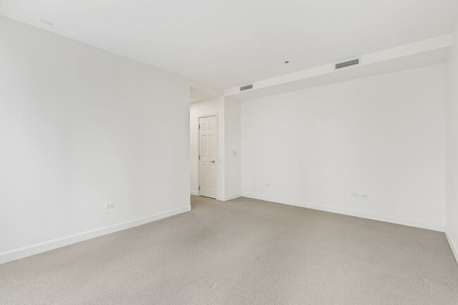 Building Photo - 415 E North Water St