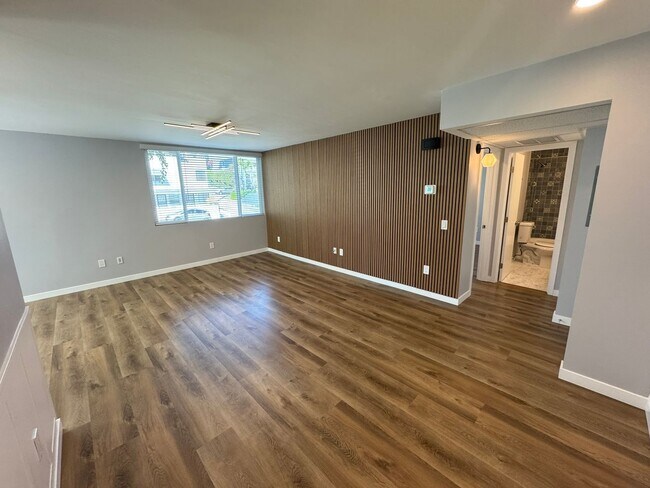 Building Photo - Modern Comfort Meets Prime Location | Stunning 1BR in North Park