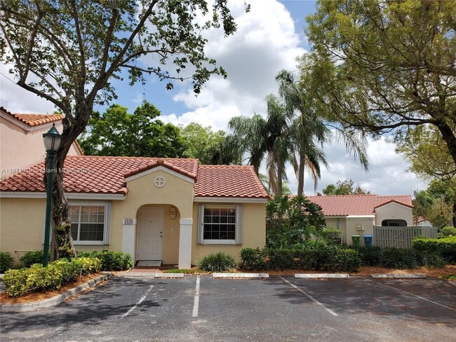 Building Photo - 1565 Springside Dr