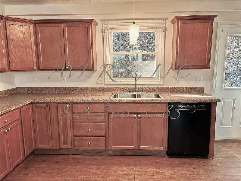 Building Photo - 51 Little Bend Ln