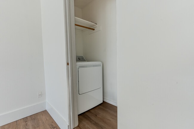 Building Photo - 5250 Durango Dr