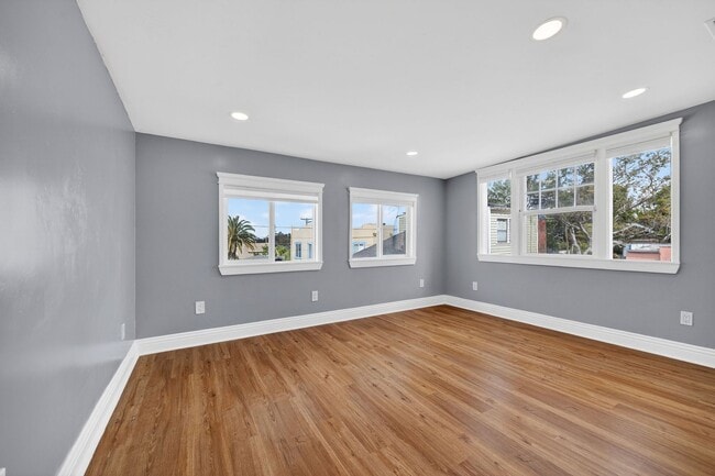 Building Photo - Beautifully updated 3-bedroom, 2.5-bathroom Craftsman in the heart of South Park