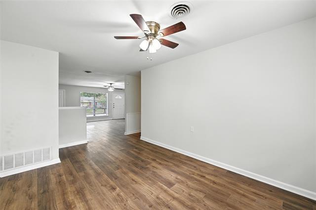 Building Photo - 1109 Lexington Dr