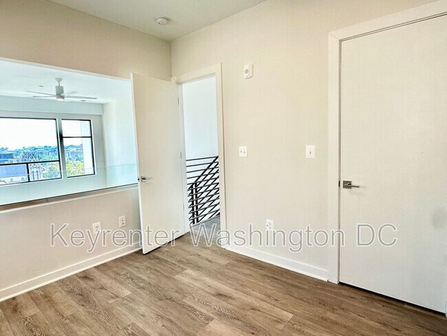 Building Photo - 1460 Belmont St NW