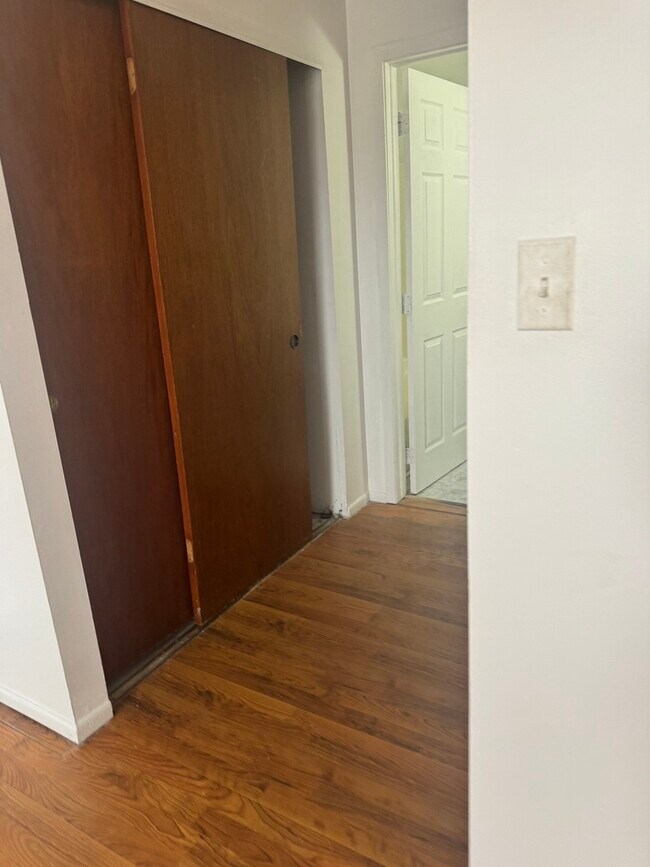 Building Photo - 2333 Windsor Ln