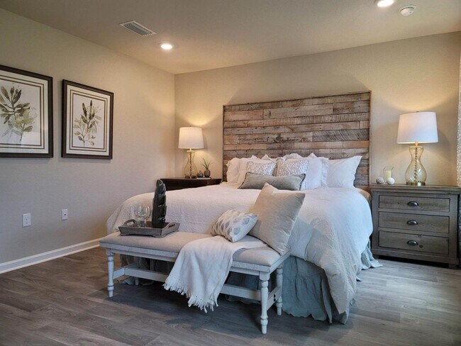 Building Photo - 2022 Built 4 Bed/2 Bath Smart-Home within ...