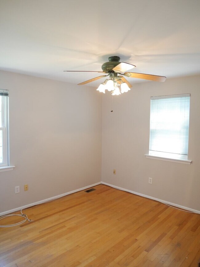 Building Photo - Your Next Home Awaits! Single Family Home Westminster, MD