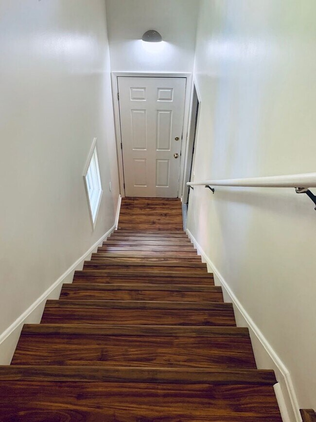 Building Photo - 1243 Cherokee Road- Carriage House (Highla...