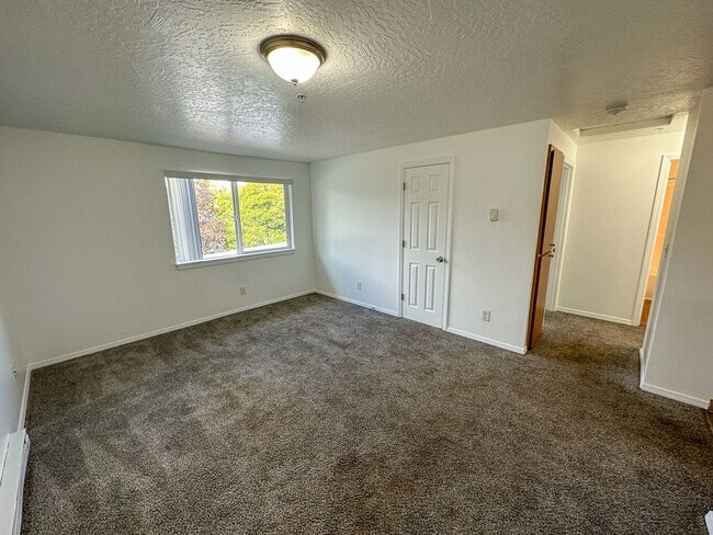 Building Photo - 3446-3462-3462 Hadley St NE