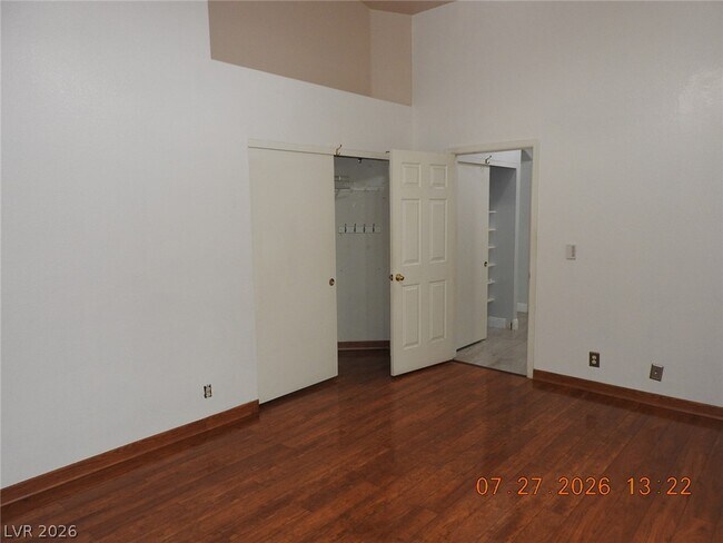Building Photo - 4533 Chestnut Blaze