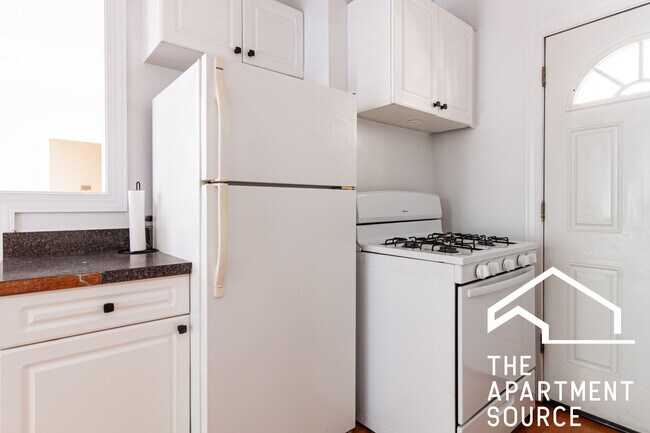 Building Photo - 3823.5 N Fremont St