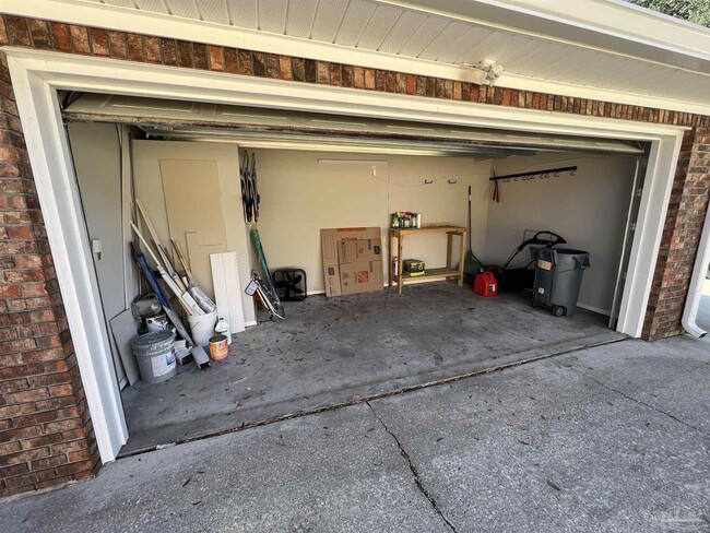 Building Photo - 4624 Santa Rosa Dr