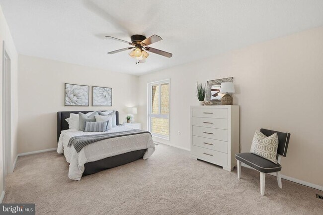 Building Photo - 3233 S Leisure World Blvd