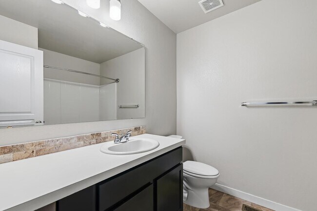 Building Photo - 2662 W Jayton Dr