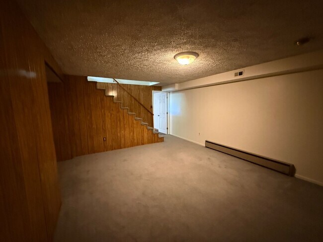 Building Photo - Cockeysville 4BR/2BA Home | Driveway | Finished Lower Level + Flex Room | Updated Bath | Granite ...