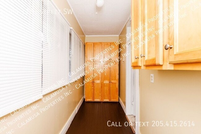 Building Photo - 304 12th St SW