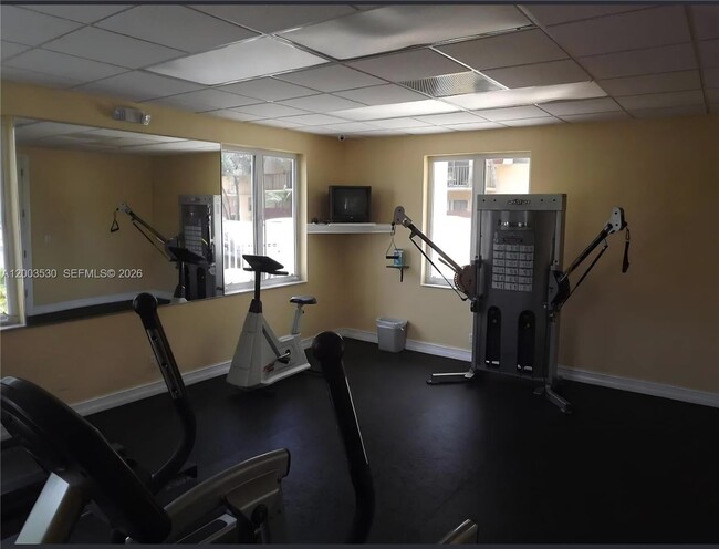 Building Photo - 6709 N Kendall Dr