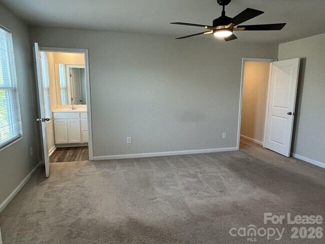 Building Photo - 4320 Bowline Dr