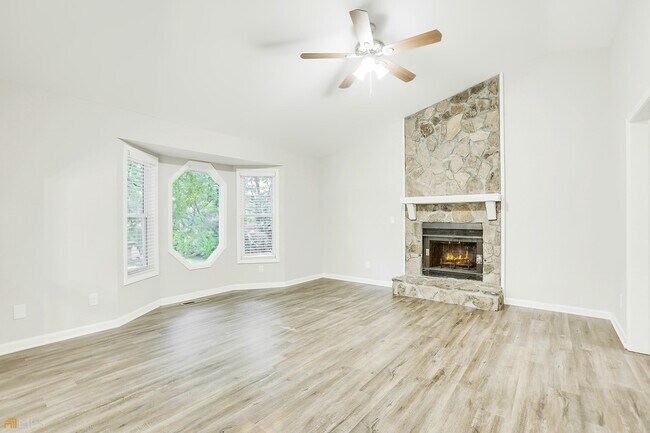 Building Photo - 3013 Fetlock Dr SW