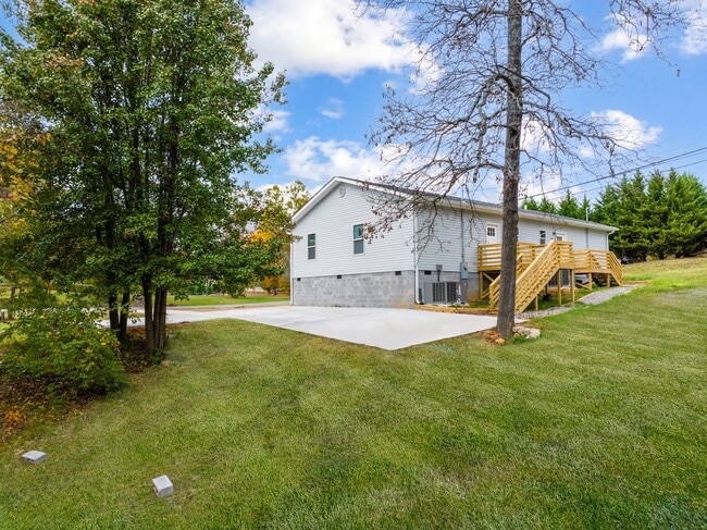 Building Photo - 6900 Seaver Dr NW